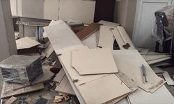 Kağıthane'de 3 ay önce ehliyetini alan sürücü fren yerine gaza bastı; depoya daldı