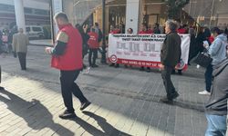 Karşıyaka Belediyesi işçileri yürüyüş yapıp, halktan destek istedi