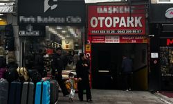 Otopark çalışanı, esnaf ile oğlunu tabanca ile yaraladı