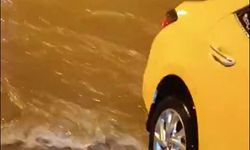 Adana'da sağanak, hayatı olumsuz etkiledi