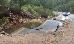 Bodrum'da ana su isale hattı patladı, uzun araç kuyrukları oluştu