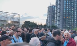 CHP İstanbul İl Başkanlığı'nın önünde 'mutlak butlan' kararına tepki