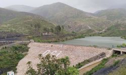 Doç. Dr. Ceyhun Özçelik'ten dolu barajlar için taşkın uyarısı
