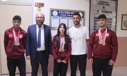 Türkiye Bilek Güreşi Şampiyonu Sümeyye, gözünü Avrupa'daki madalyalara dikti