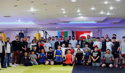 Kick boks dünya şampiyonu Bahram Rajabzadeh, İznik'i ziyaret etti