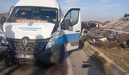 Ankara'da öğrenci servisi ile hafif ticari araç çarpıştı; 8 yaralı