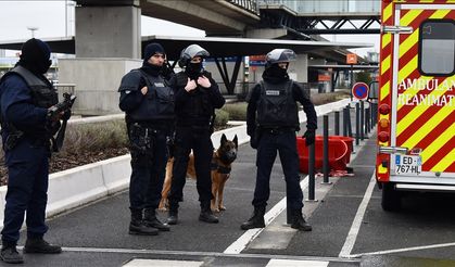 Fransa'da bıçaklı saldırı, ölü ve yaralılar var