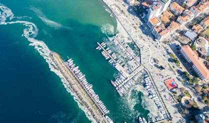 Çanakkale'de bazı balıkçılar, müsilaj nedeniyle av sezonunu erken kapattı