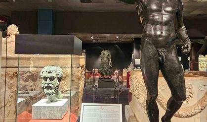 İmparator Septimius Severus heykeli, başına kavuştu