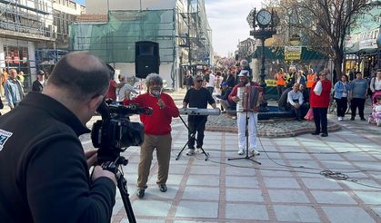 Roman çeribaşı Kakava Şenlikleri için şarkı hazırladı