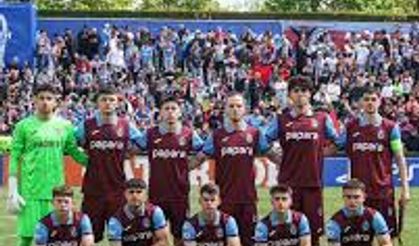 Bakan Bak'tan, Trabzonspor U19 takımı için tebrik mesajı