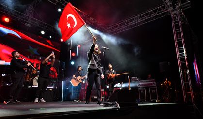 Koray Avcı, Fethiye'de konser verdi