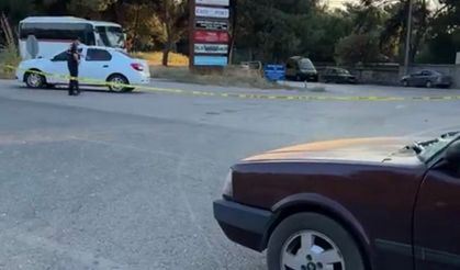 Otomobilin çarptığı emekli albay öldü, çevredekiler 'ışıklandırma' için yolu kapattı