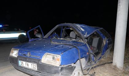 Direğe çarpan otomobildeki 4 kişi yaralandı