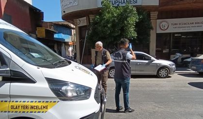 Dükkanının kepengine 'hasım' yazan kişiyi tabancayla bacağından vurdu