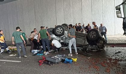 Kastamonu'da karşı yöne geçen otomobil, TIR'a çarptı; 3 ölü, 5 yaralı