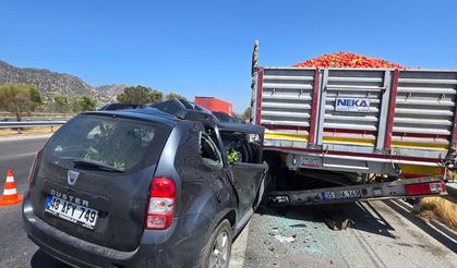 TÜLOF Başkanı ve eski CHP milletvekili Demir, kazada yaralandı