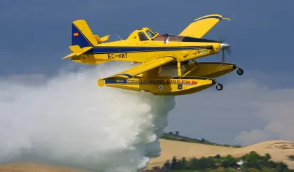 Denizli'deki yangına müdahale eden uçak Muğla’da acil iniş yaptı