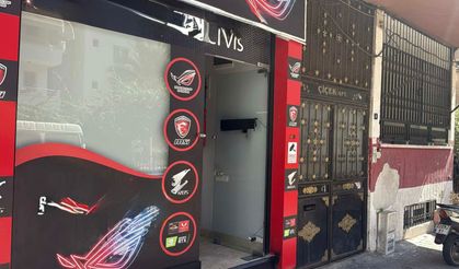 İş yerine ateş açıp patenle kayarak kaçtı