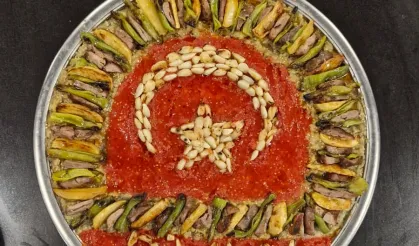 MasterChef Efe'den Türk bayrağı figürlü Tokat Kebabı!