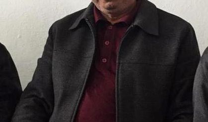 2 arkadaşını köy meydanında tüfekle öldürdü