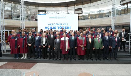 RTÜK Başkanı Şahin, Ankara Bilim Üniversitesi'nde akademik yıl açılış dersi verdi
