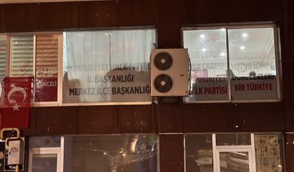 Tunceli'de CHP yönetimi kendilerini partiye kilitleyip, nöbet başlattı