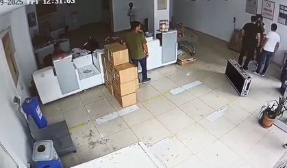 Büyükçekmece'de kendini kargo çalışanı olarak tanıtıp teslimat kodu istedi, şubeden kargoları alırken yakalan