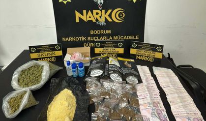 Narkotik polisinden otel odasına baskın; 2 şüpheli tutuklandı