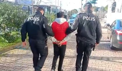 Üvey annesini öldüren firari, yakalanıp, teslim edildiği cezaevinde yaşamına son verdi