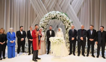 Beyoğlu’nda Görkemli Nikâh: Betül Erdoğan ile Soner Akarsu dünyaevine girdi