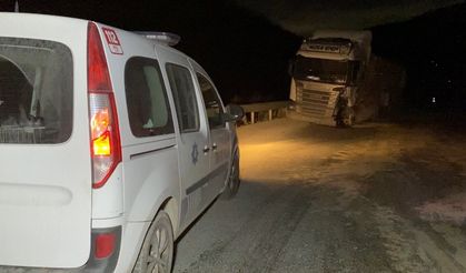 Arnavutköy'de hafriyat kamyonu ve hafif ticari araç çarpıştı: 1 ölü, 2 yaralı