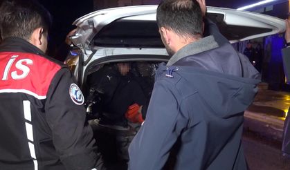 Anneannesini bıçakla yaralayıp rehin aldı, teyzesi güçlükle ikna etti