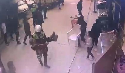 Yangında mahsur kalan kadını, jandarma kurtardı; o anlar kamerada