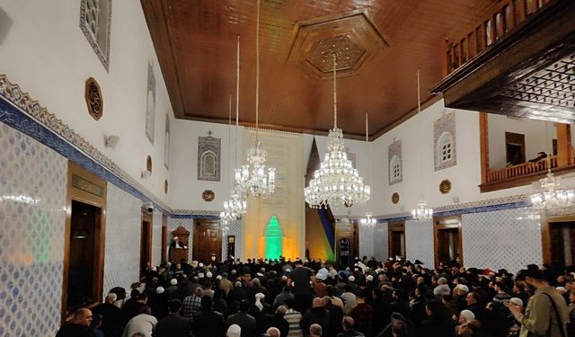 Diyanet İşleri Başkanı Erbaş, Hacı Bayram-ı Veli Camii'nde ilk teravih namazını kıldırdı