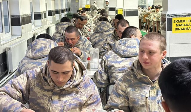 Kütahya Hava Er Eğitim Tugay Komutanlığında ilk iftar heyecanı