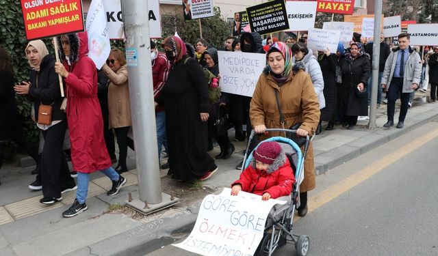 LÖSEV gönüllüleri, 'Lösante Hastanesi'ne ruhsat verilmesi için eylemde