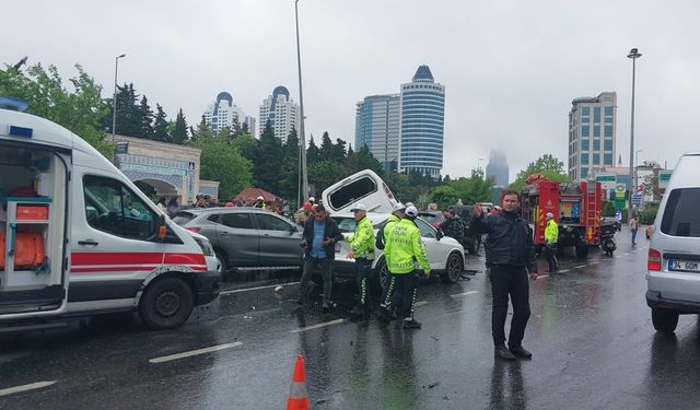 Beşiktaş'ta 7 aracın karıştığı zincirleme kaza