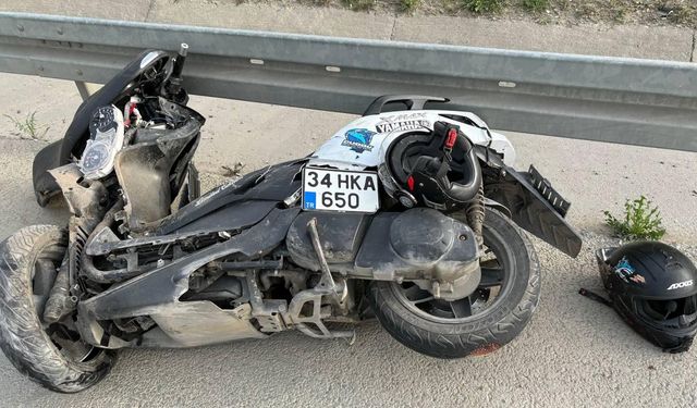 Eyüpsultan'da motosiklet otomobile çarptı, sürücü öldü