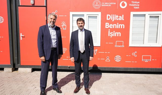 MEB ve Vodafone Vakfı, ‘Dijital Benim İşim’ projesinin kazananları açıklandı