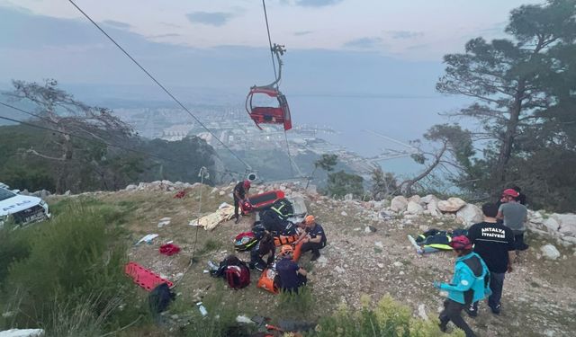 Antalya’da teleferik kabini düştü, ölü ve yaralılar var