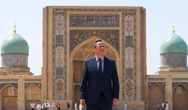 İngiltere Dışişleri Bakanı Cameron’ın Orta Asya turu için kiraladığı lüks uçak tepki çekti