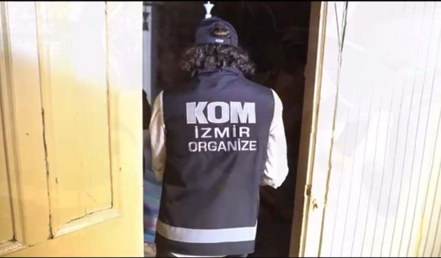 İzmir'de 'antika' silah kaçakçılarına operasyon