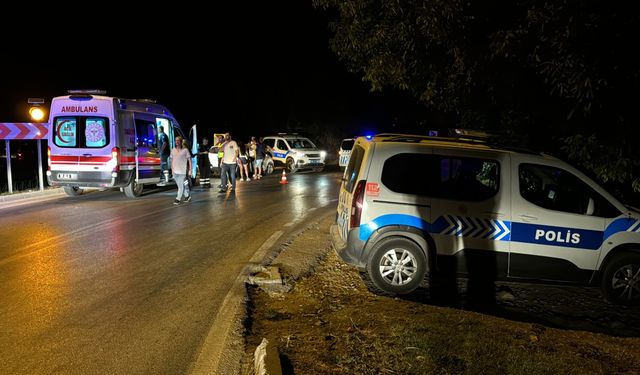 Bursa'da hafif ticari araç takla attı: 3 yaralı