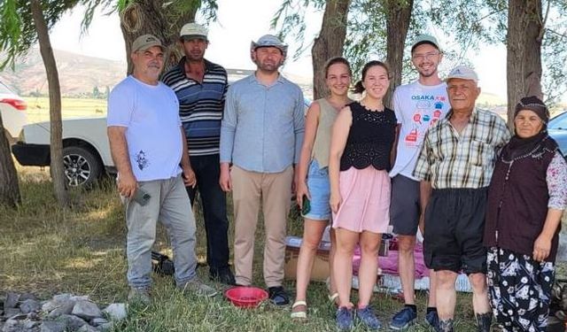 Tuzla Gölü'nde geleneksel yöntemle çıkarılan tuz, bu yıl kuraklık nedeniyle çıkarılamadı