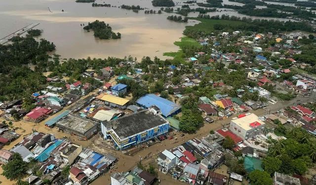 Filipinler’i vuran Trami Tropik Fırtınası nedeniyle ölenlerin sayısı 81 oldu