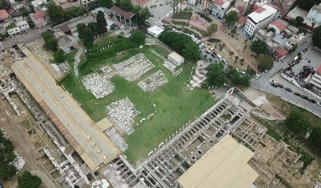 Smyrna Antik Kenti'nde Roma Dönemi'ne ait çok sayıda eser bulundu