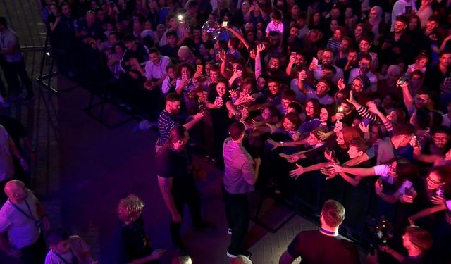 Sur Kültür Yolu Festivali’nde Murat Boz sahne aldı