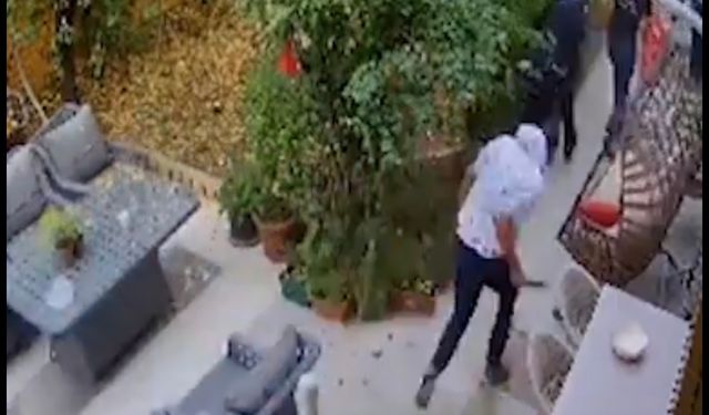 Ruh hastası adam, evine gelen polis memurunu bıçakladı