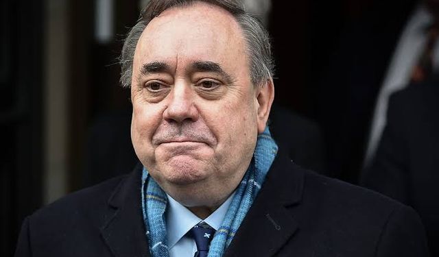 Eski İskoçya Başbakanı Alex Salmond yaşamını yitirdi